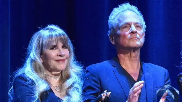 getty_stevienickslindseybuckingham_070924354199