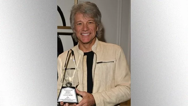 m_jonbonjovidiamondaward_091324860118