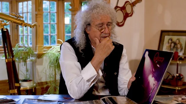 m20_brianmayqueenthegreatest_122024480194