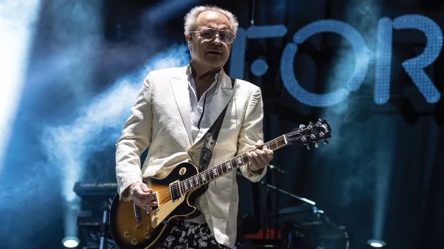 getty_mickjones_122724169068