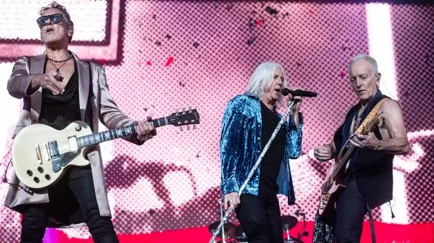 getty_defleppard_022825565265
