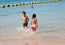 kids-playing-in-the-coral-island-beach-in-pattaya