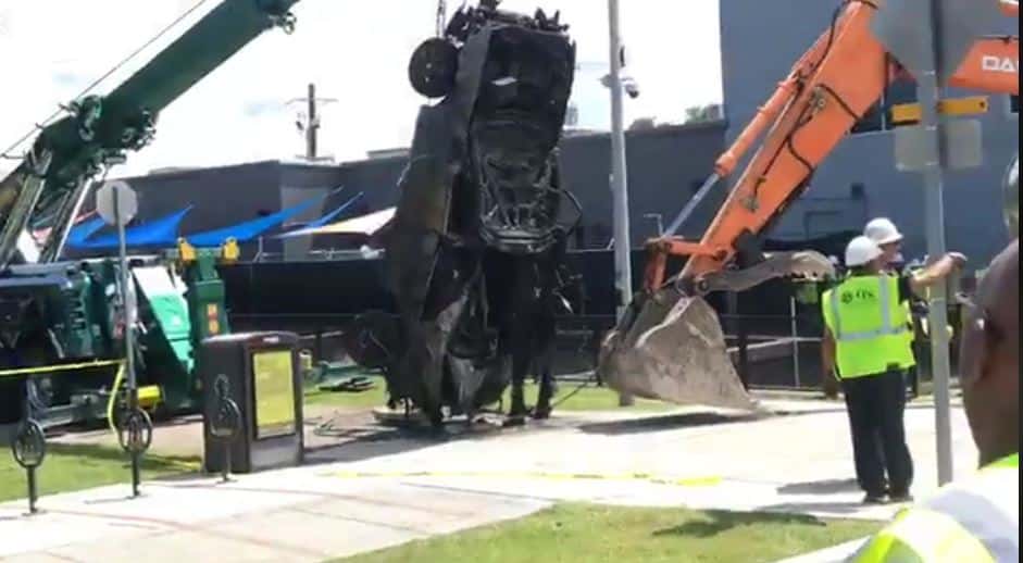 Car Removed From New Orleans Canal