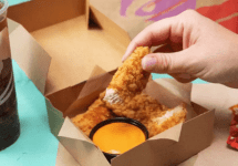 taco-bell-chicken-tenders-in-box-with-sauce-png-2