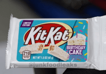 kit-kat-birthday-cake-bars-pic-by-junkfoodleaks-png-3