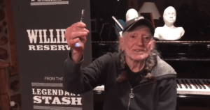 willie-nelson-with-vape-pen-willies-reserve-png-2