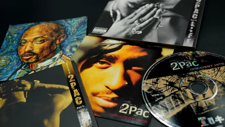 romeaugust162019coversofcdsbytupacshakur