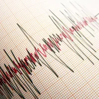 seismographandearthquake-aseismographthatrecordstheseismicactivity-2