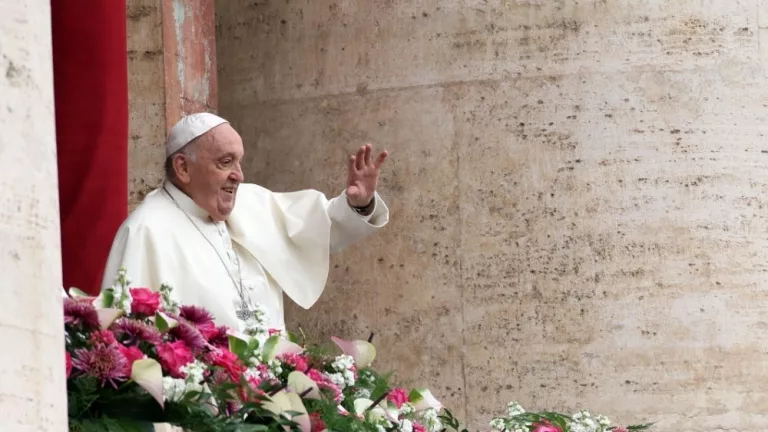 Pope Francis gives the blessing Urbi et orbi from the central balcony of the Basilica of San Pietro in the Vatican^ after celebrating the Easter Mass of the week Vatican City^ Italy 31.03.2024