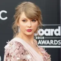 Taylor Swift attends the Red Carpet at the 2018 Billboards Music Awards at the MGM Grand Arena in Las Vegas^ Nevada USA on May 20th 2018