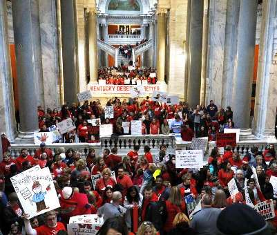 ky-teachers-protesting-in-capitol-04-03