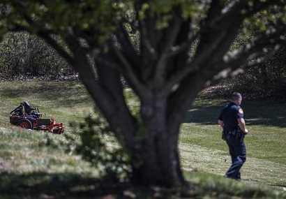 Man killed in lawn mower accident | K105