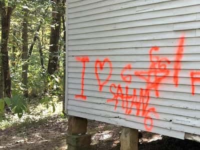 mammoth-cave-vandalism-09-26-1