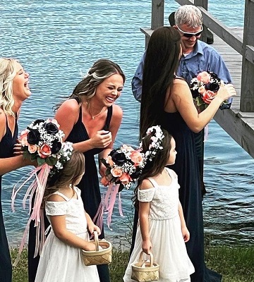 preacher-falls-in-water-during-wedding