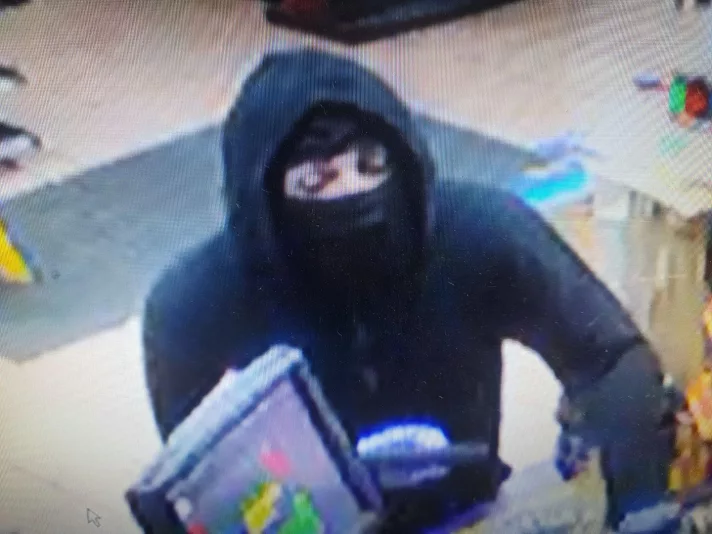 Police looking for man who robbed Ohio Co. convenience store at ...