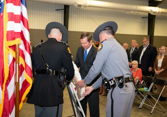 beshear-honoring-fallen-troopers