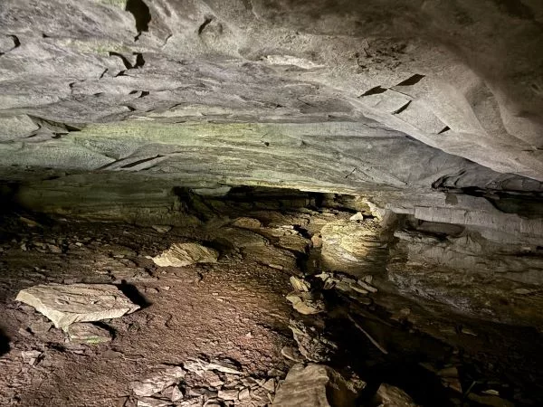 Teenager rescued from cave in Hart Co. | K105