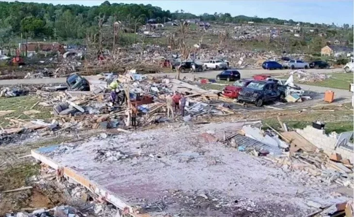 tornado-devastation-in-laurel-co