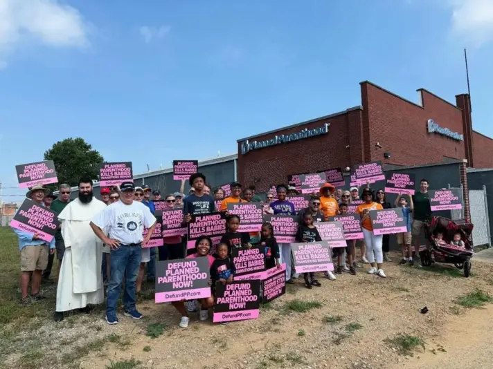 defund-planned-parenthood-logo