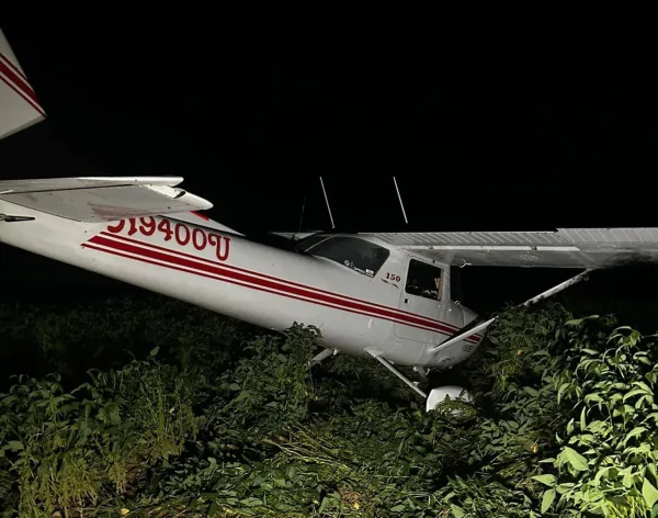 plane-in-fordsville-3