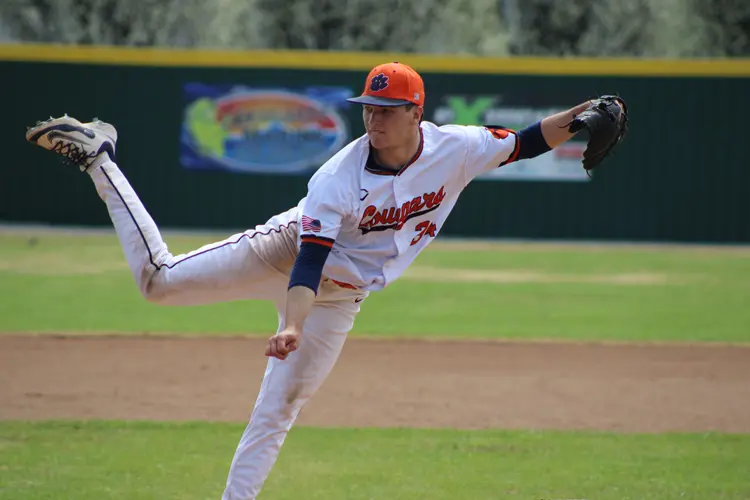 gage-napier-commits-to-kwc