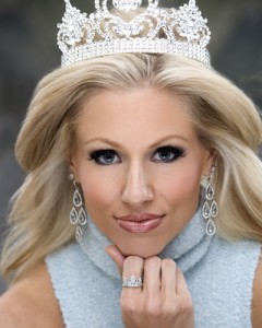 Kellie_4835_JOliverAd_8x10