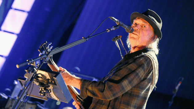 getty_neilyoung_05092324063