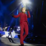 shutterstock_2350678737775397