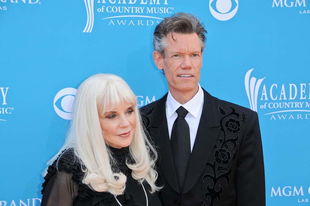 Randy Travis Returns To Hometown For Sign Dedication | Glendive ...