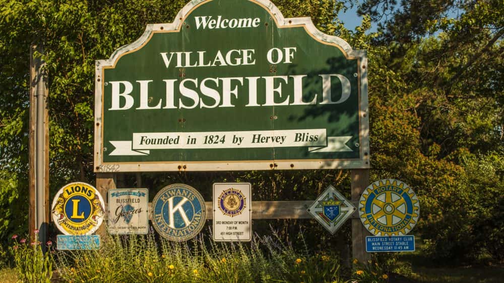 blissfield-entrance-sign