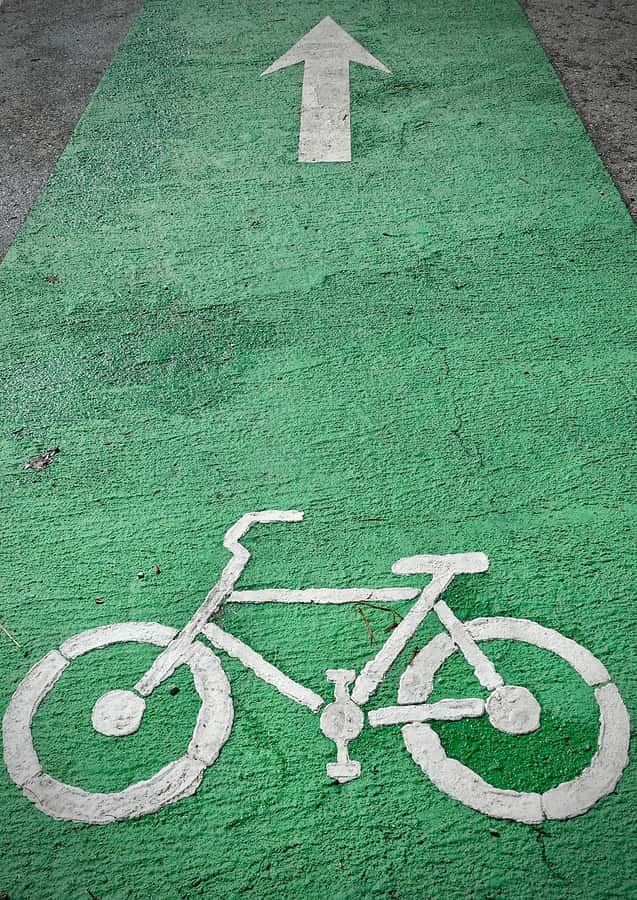 bicycle-lane-on-the-pavement-road-in-public-park-bike-lanes-or