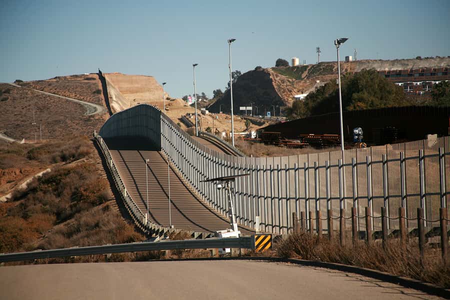 san-ysidro-california-11-26-2018-the-secured-border-fence-an