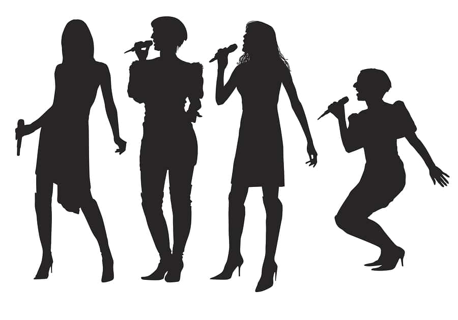 girls-with-microphone