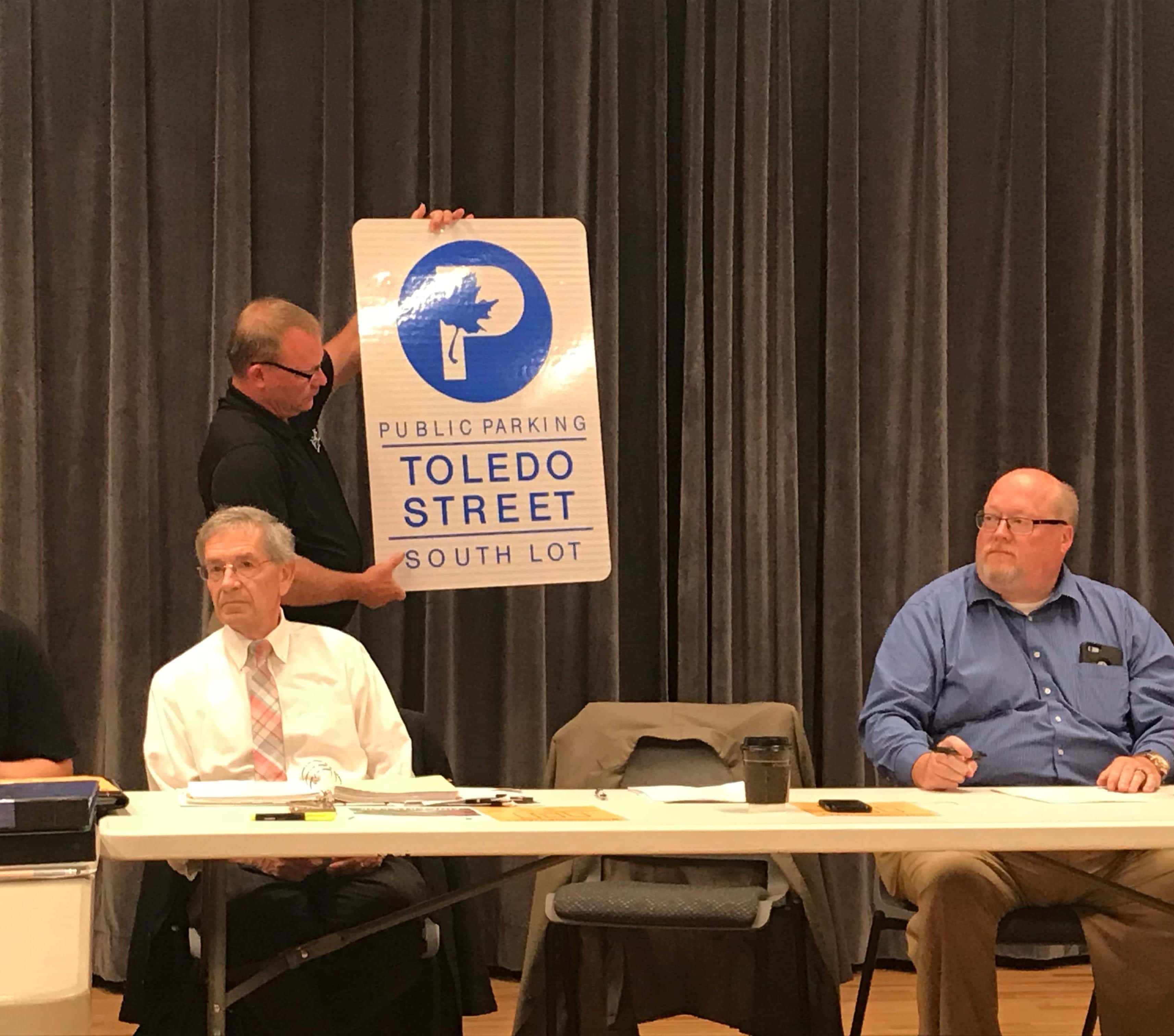 dda-parking-signs-8-14-19
