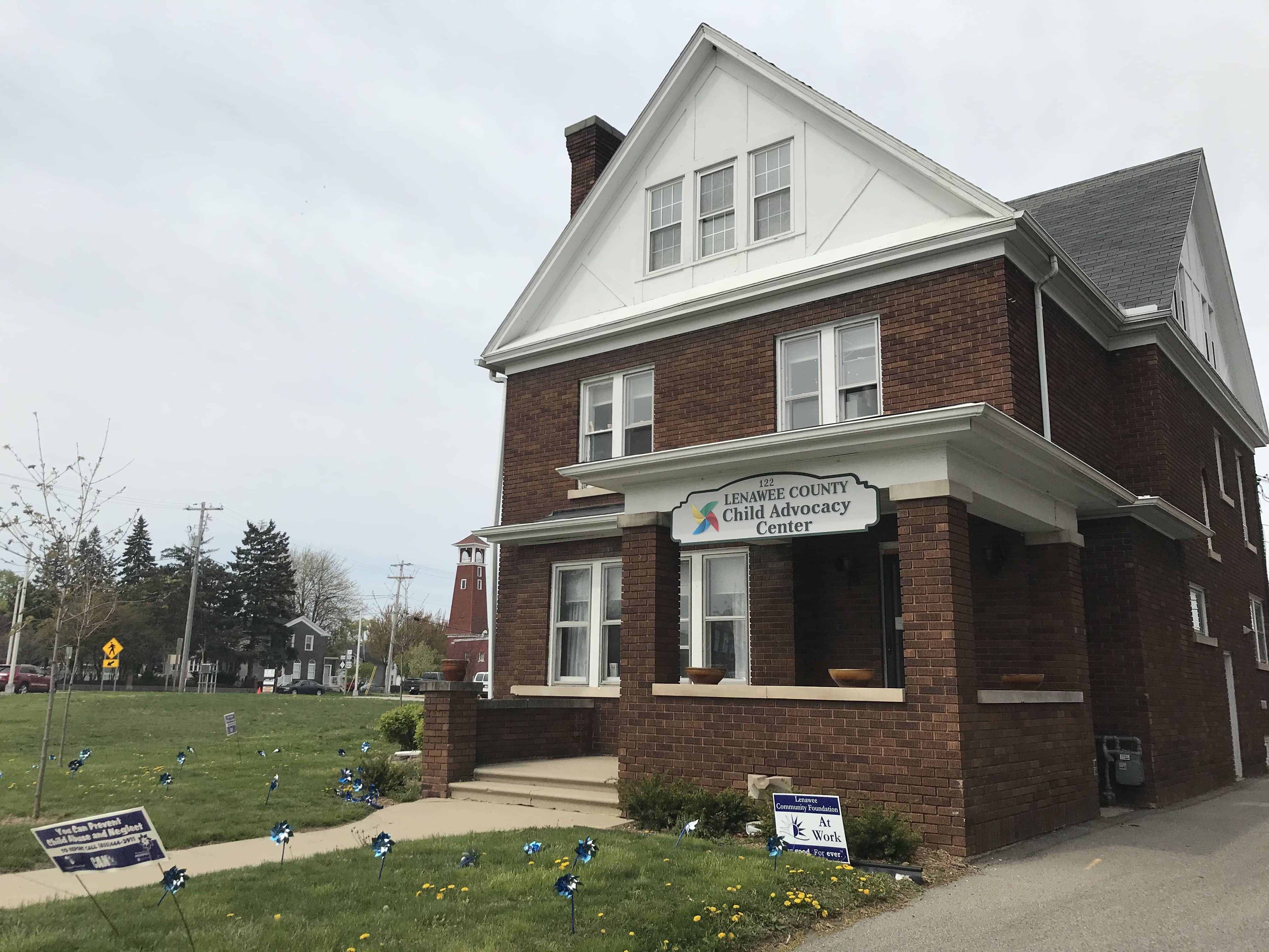 Lenawee County Child Advocacy Center Sees Increase In Referrals From 2019 To 2020 Wlen Fm Radio 103 9