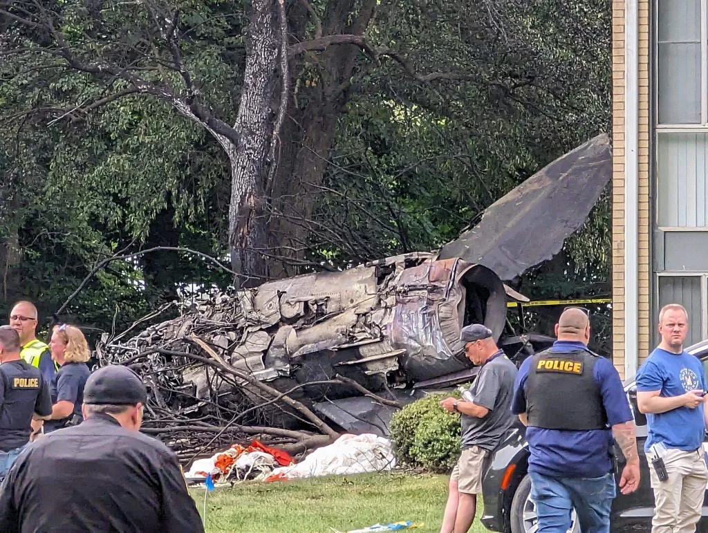 Fighter Jet Crashes at Thunder Over Michigan Air Show WLENFM Radio 103.9