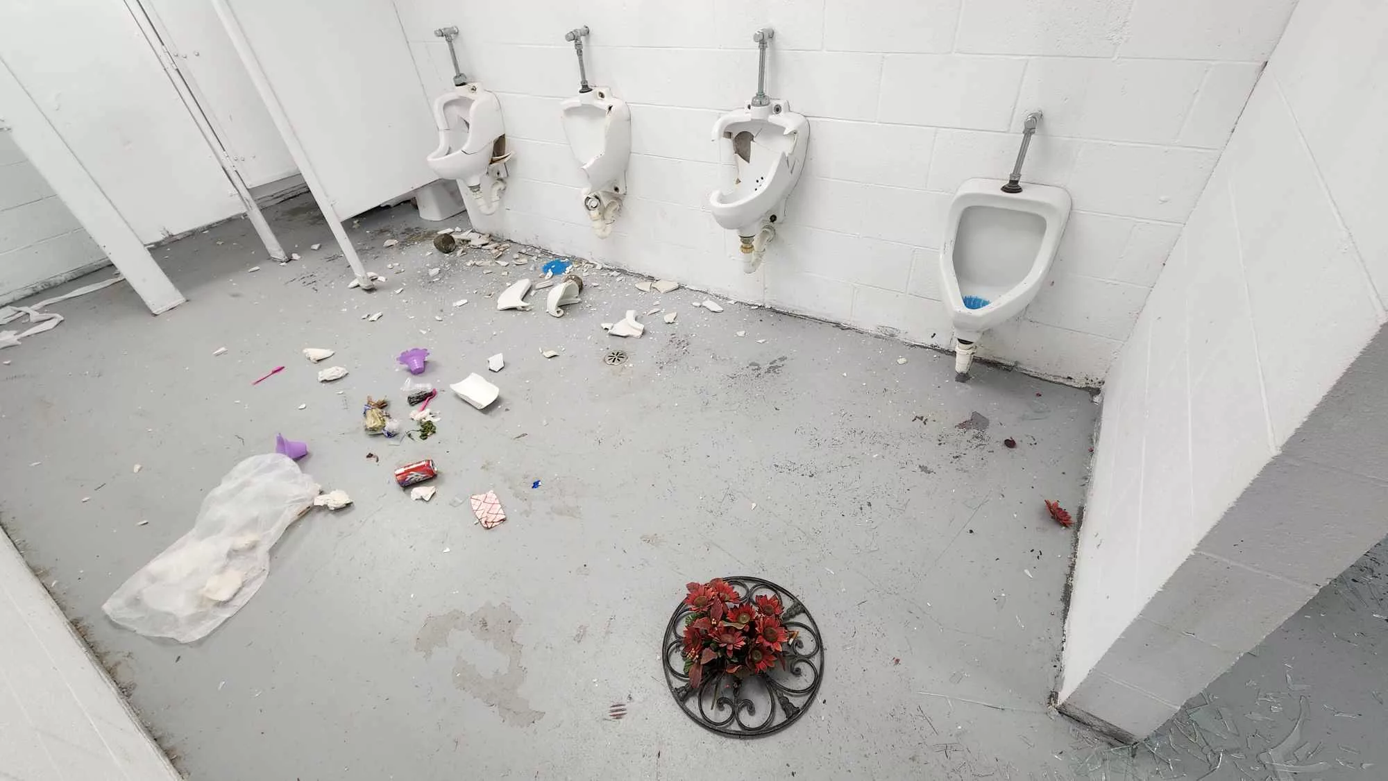 kiwanis-mens-room-5