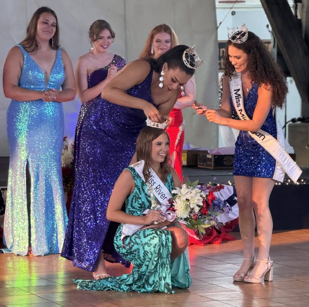 Kaylie Simpson Crowned 2024 Miss River Raisin Festival | WLEN-FM Radio ...