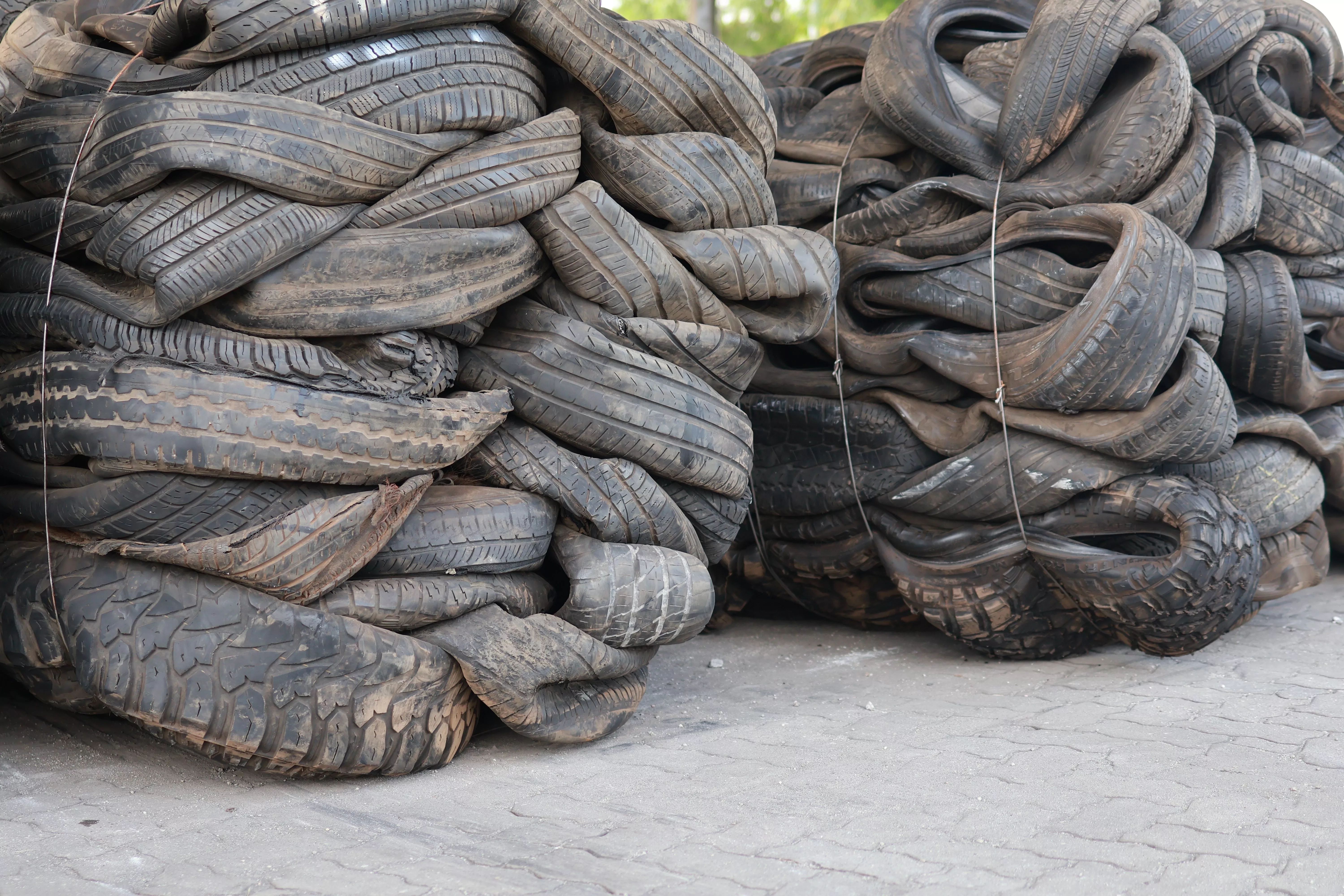 stacked-scrap-tire-for-recycling-or-repurposing