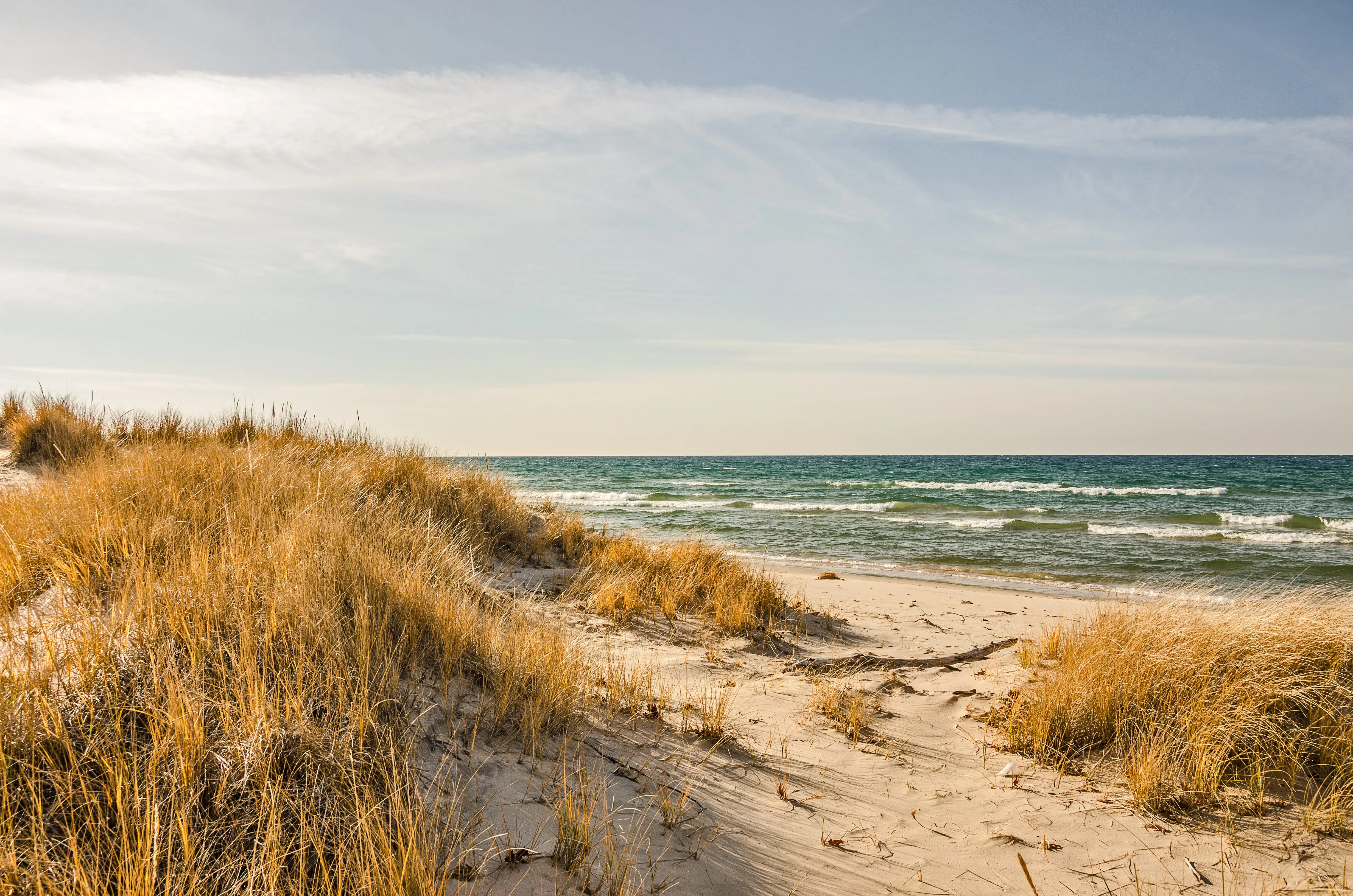 dunes-lake-and-sky