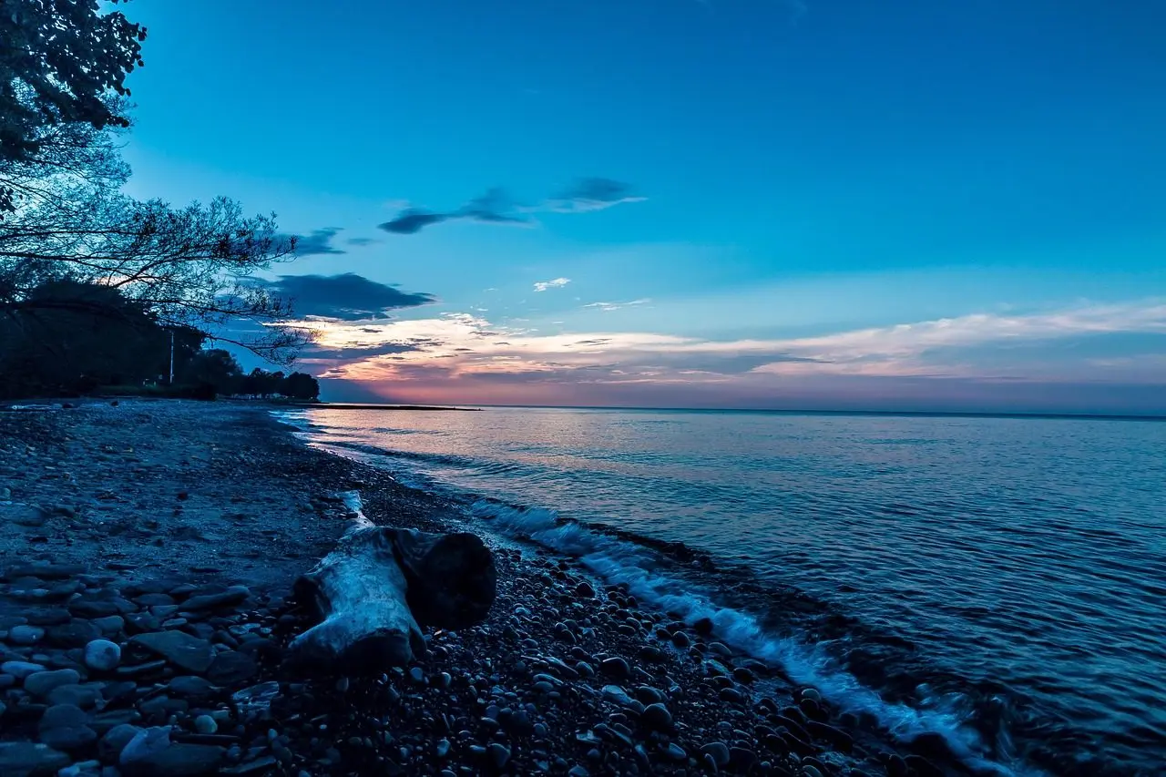 lake-5143799_1280