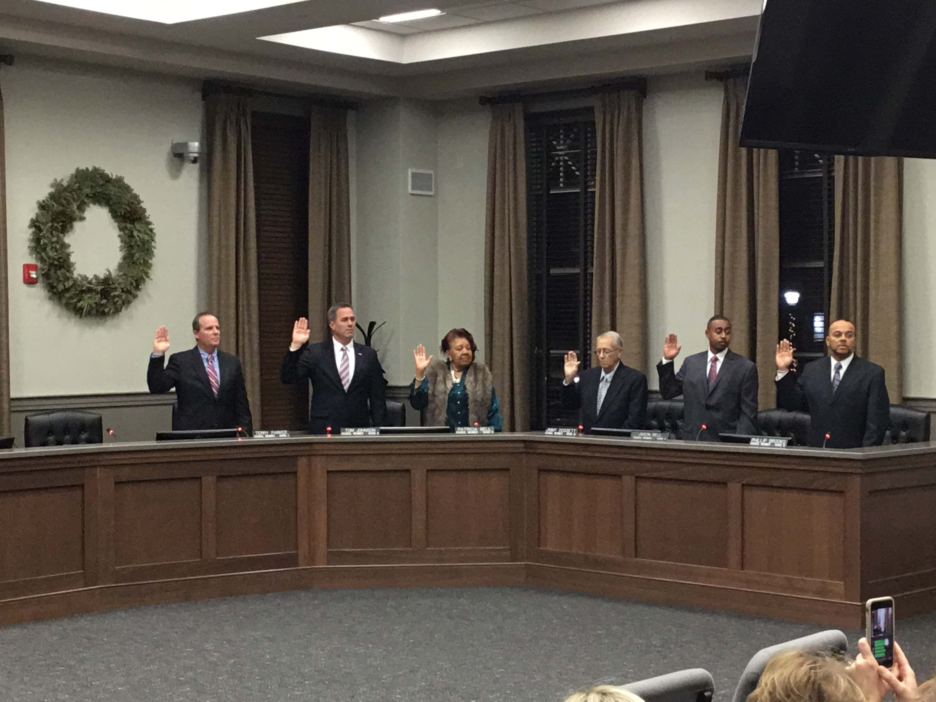 Hopkinsville Mayor And City Council Members Sworn In | WKDZ Radio