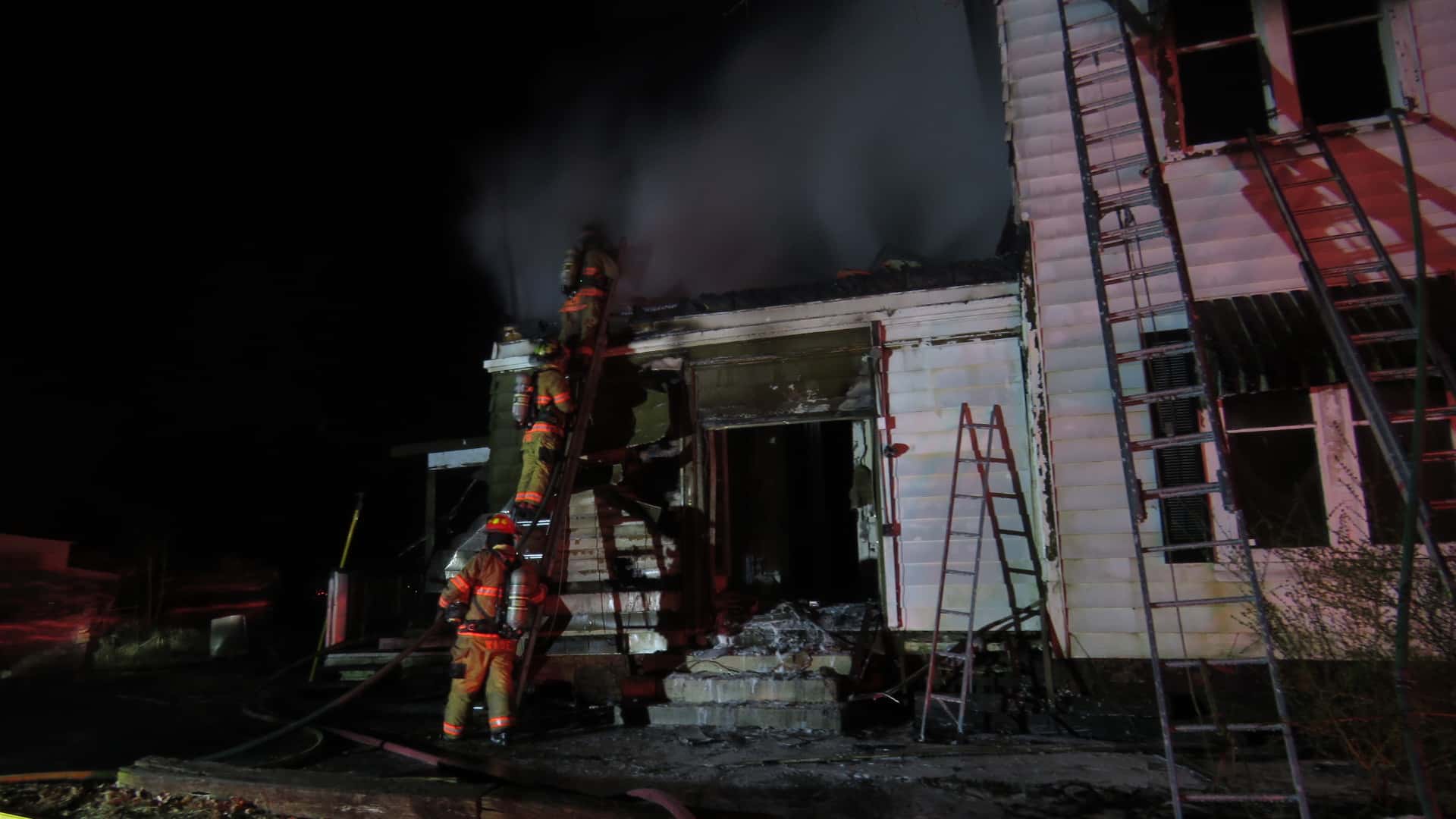 Hopkinsville Home Severely Damaged In FireVideo WKDZ Radio