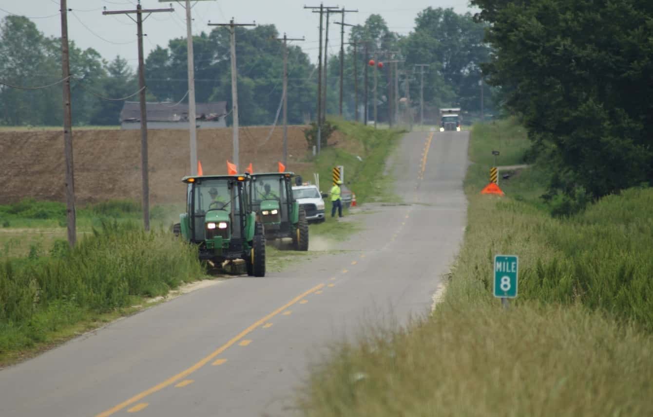 Highway Mowing Crews On The Move Across Western Ky Wpky 103 3 Fm