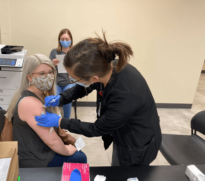 Christian County Officials Swiftly Distributing Vaccine To Front Line Workers - Vimarsana News