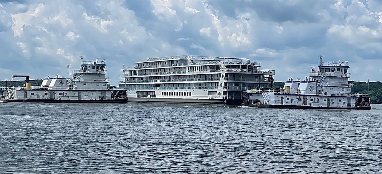 cruise ship stuck on sandbar