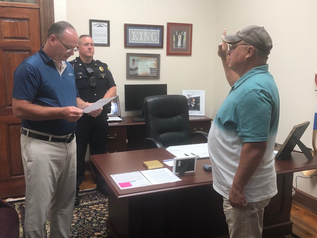 Newest Cadiz Police Officer Sworn In Monday | WKDZ Radio
