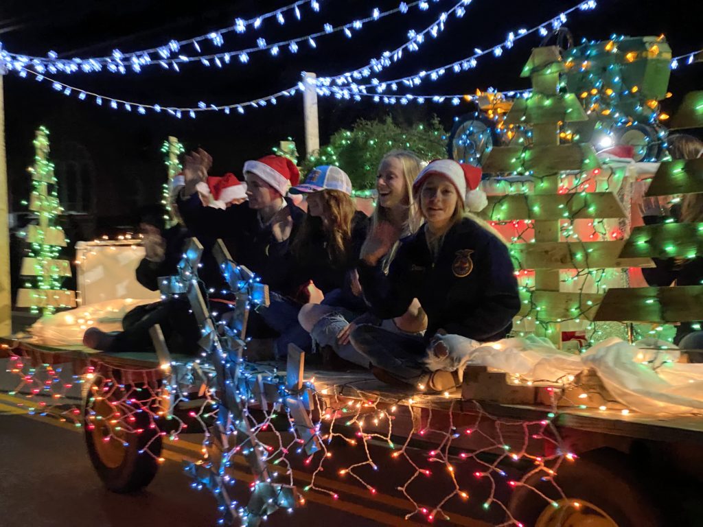 Cadiz Ohio 2022 Christmas Parade Photos – 2021 Cadiz Trigg County Christmas Parade | Wkdz Radio