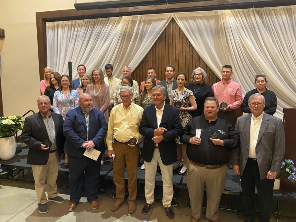 Christian County Chamber Honors 2022 Compass Award Winners - Vimarsana News