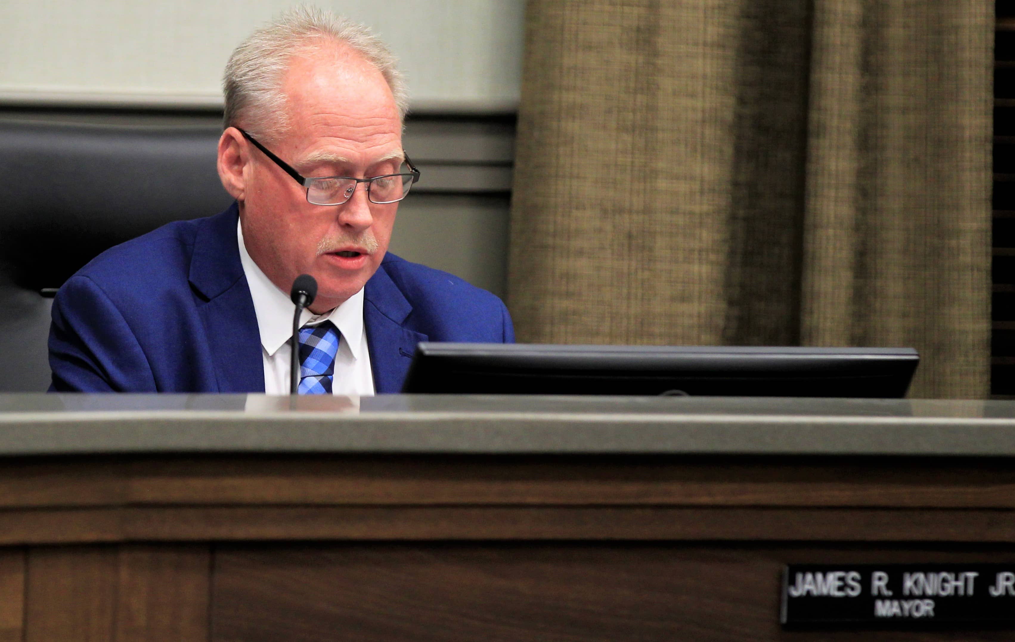 Knight, Wards Take Oaths For Hopkinsville City Council WKDZ Radio